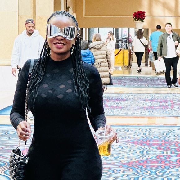 Meet your Posher, Peace - Picture 1 of 1